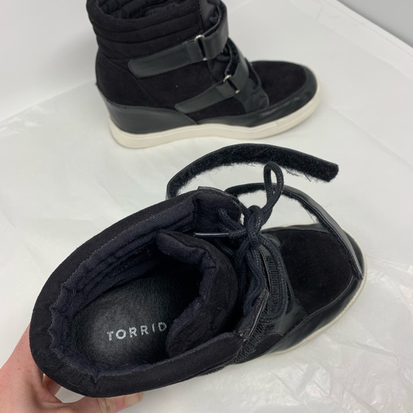 SOLD! Super Cute TORRID Black Wedge Sneakers! - Picture 4 of 5